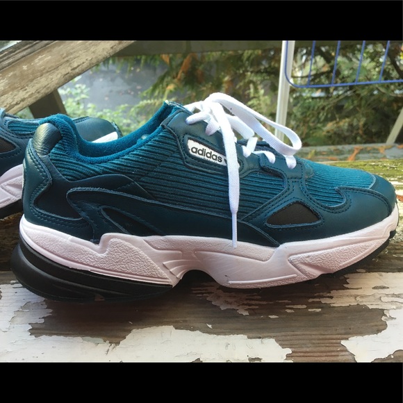 Adidas size 7.5. Like new. - Picture 1 of 5